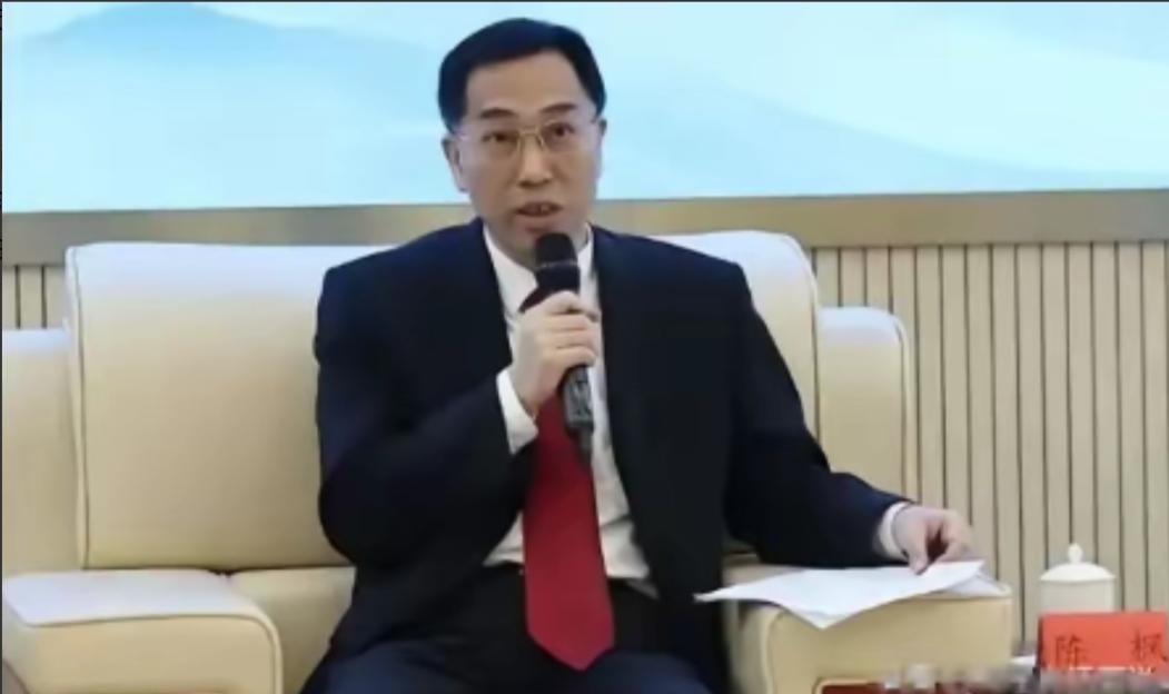 法学界陈枫再掀巨浪：入境必查艾滋与毒品，这一次我们为何不能再“心软”了？

最近