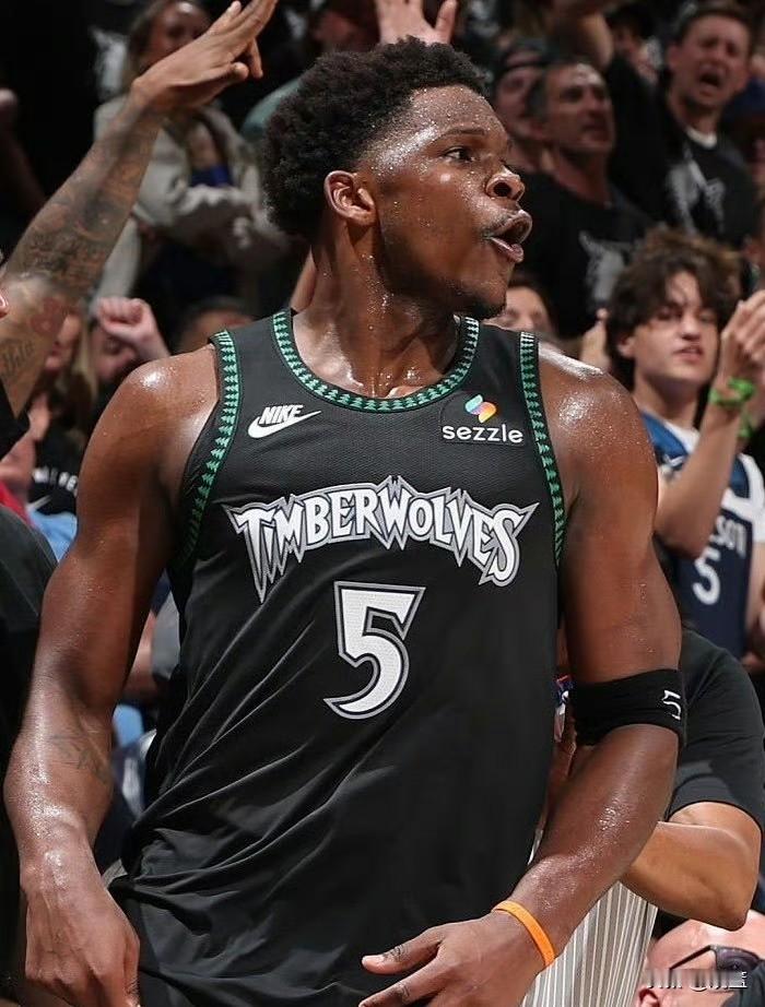 爱德华兹也快想走人了！
森林狼这下真留不住核心了！
 
NBA休赛期最大悬念，绝