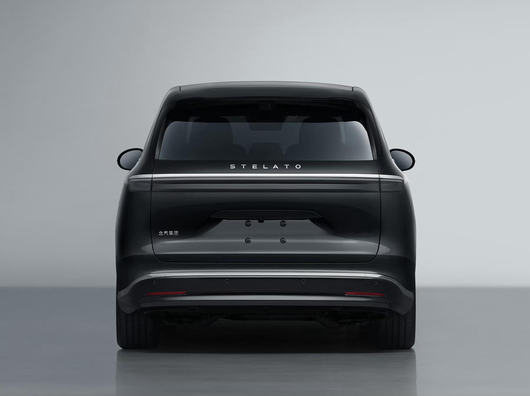 享界V8 登陆工信部 享界V8也来了，值得关注～新车是享界的首款MPV，尺寸很大