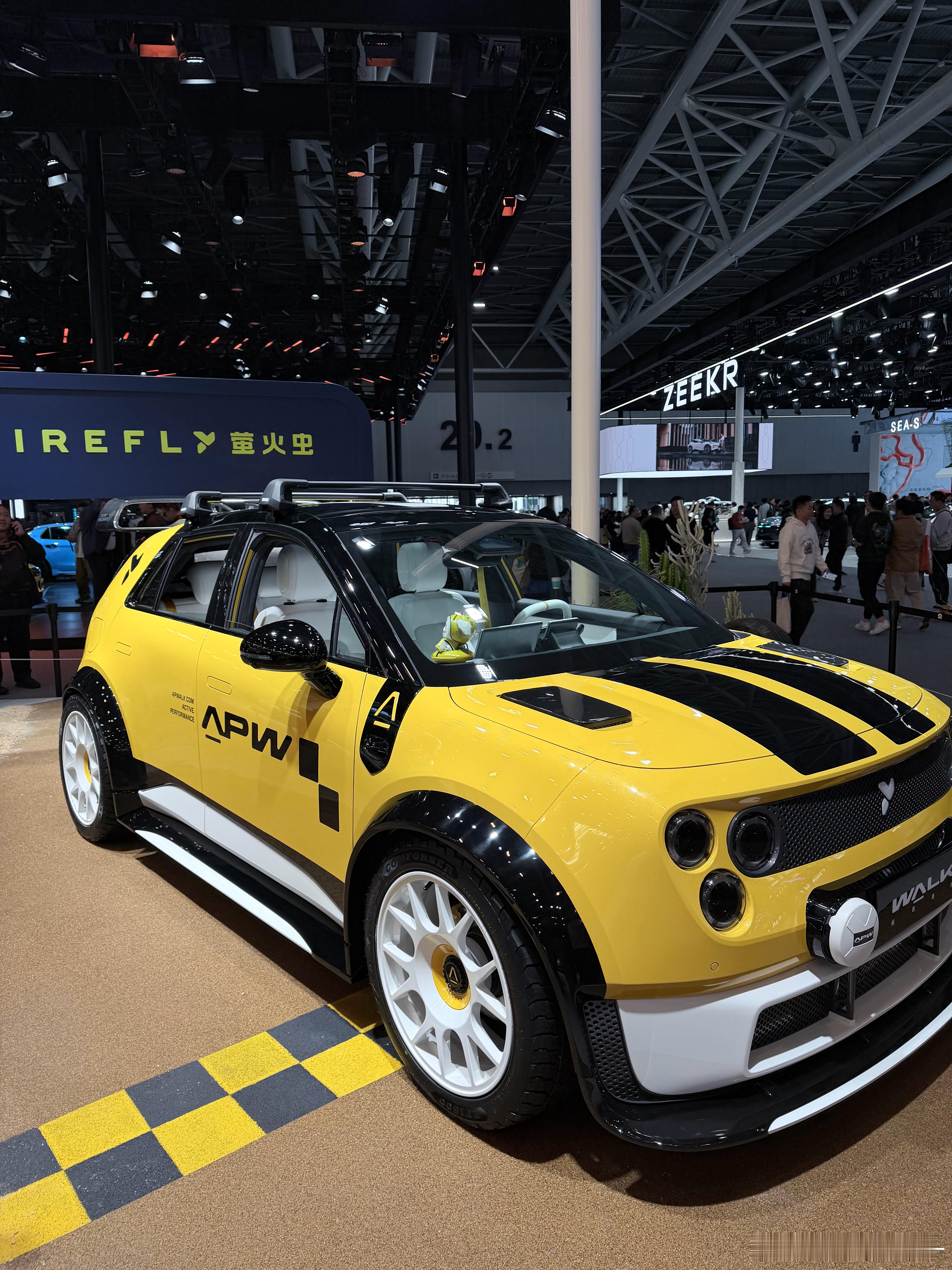 有没有感觉，今年广州车展人特别少  虽然说特别新的新车现在确实不会在车展才看到，