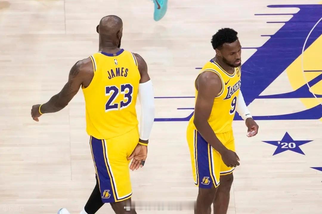 nba 詹姆斯19+8+13肯纳德三分5中5砍27分 湖人力克火箭大比分1-0领