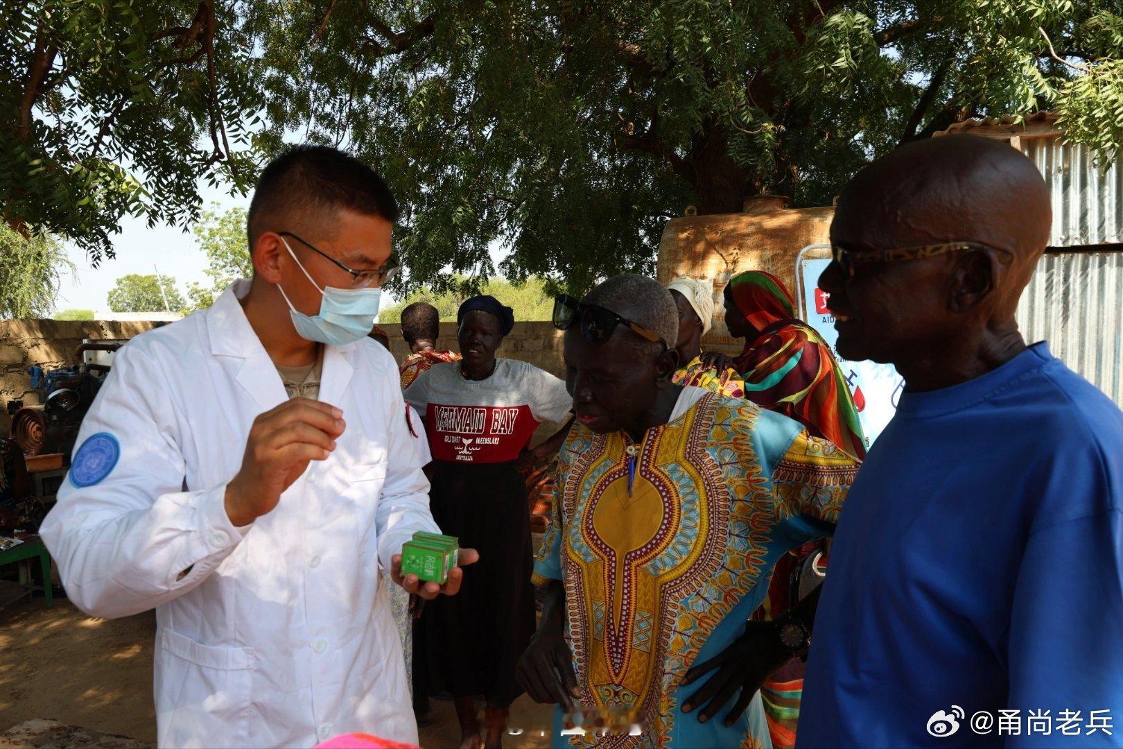 边关月[超话] 【强军早报 】军事早知道1、近日，陆军某旅组织泛水编波训练。2、
