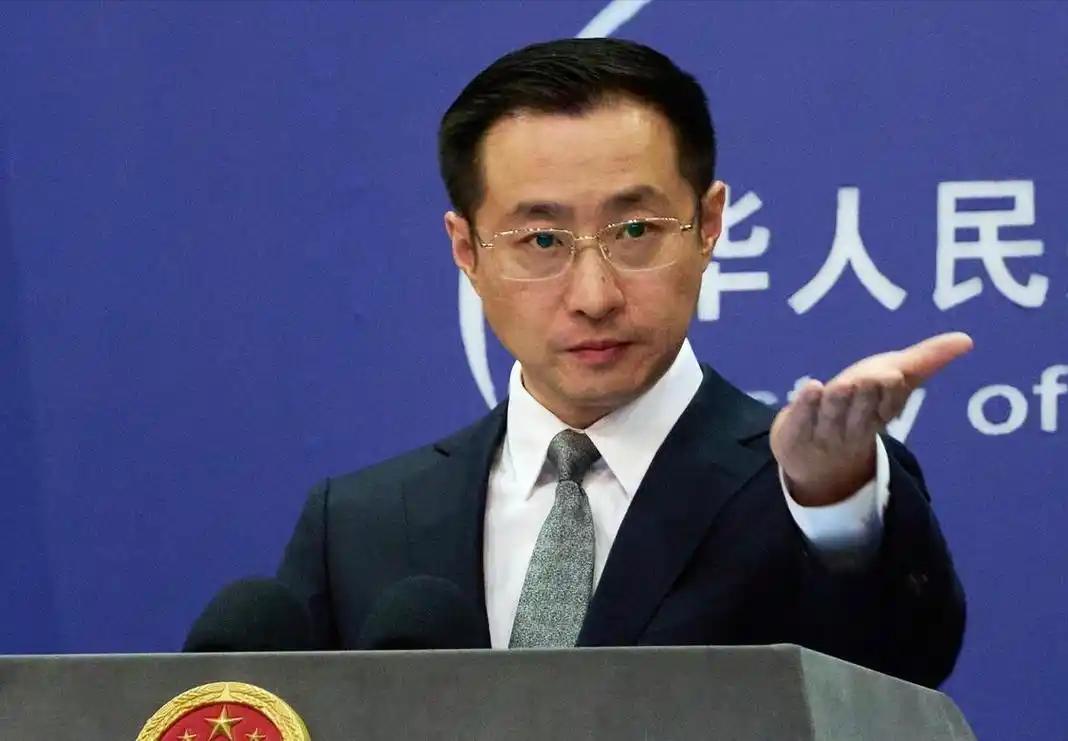 美国前脚刚把111亿美元的海马斯、标枪塞进台湾，后脚中国就把无人机和雷达系统卖到