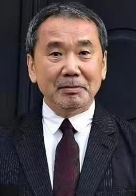 日本作家村上春树曾说过：“我父亲是侵华日军，我从不吃中国菜，因为我不配，我也不生