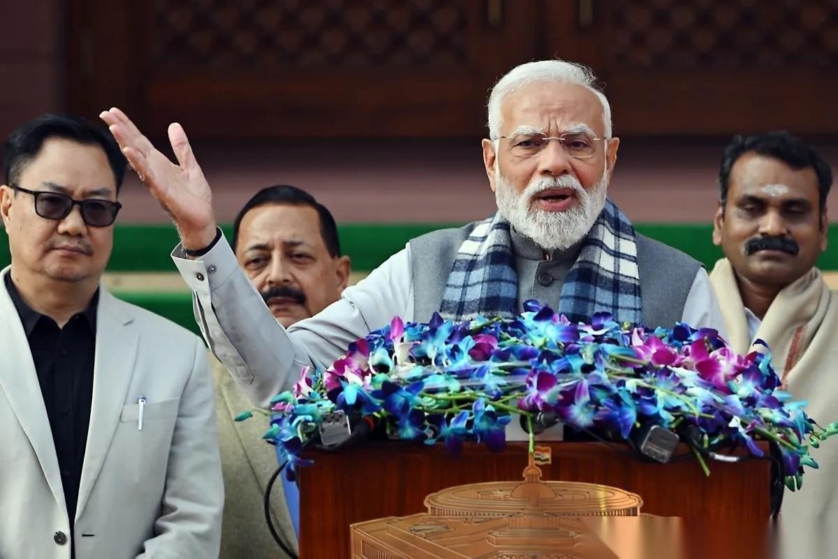 当地时间4月18日，印度外交部公开表示：外交部秘书米斯里在当天召见了伊朗大使，就