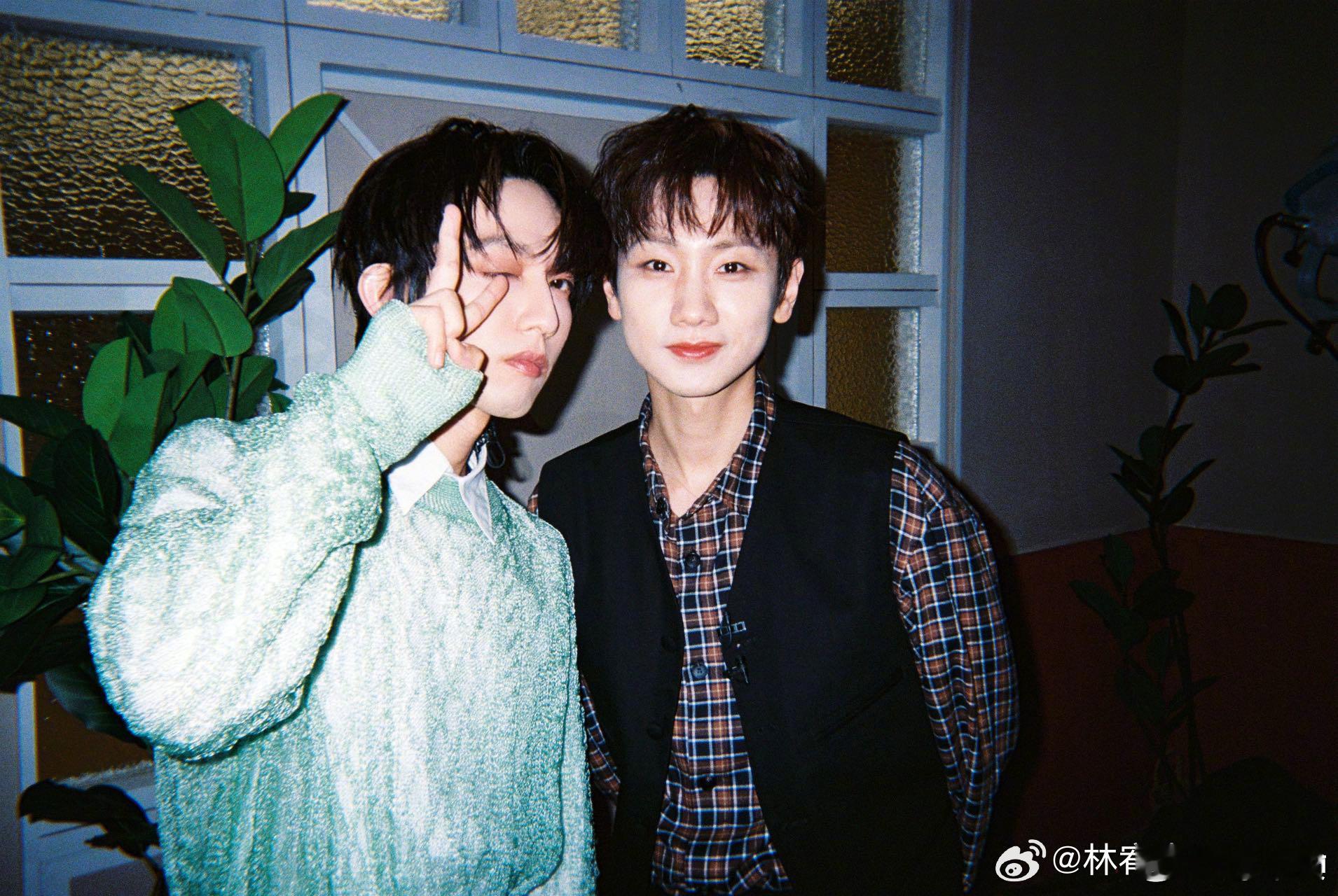 何老师真是掌握了流量密码！林宥嘉将信将疑试了试，结果全场直接大合唱🧐    从