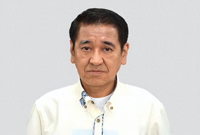 琉球独立党领导人、琉球王室后裔乌梁朝柱，宣布参选下月冲绳县知事选举，同时推出一套