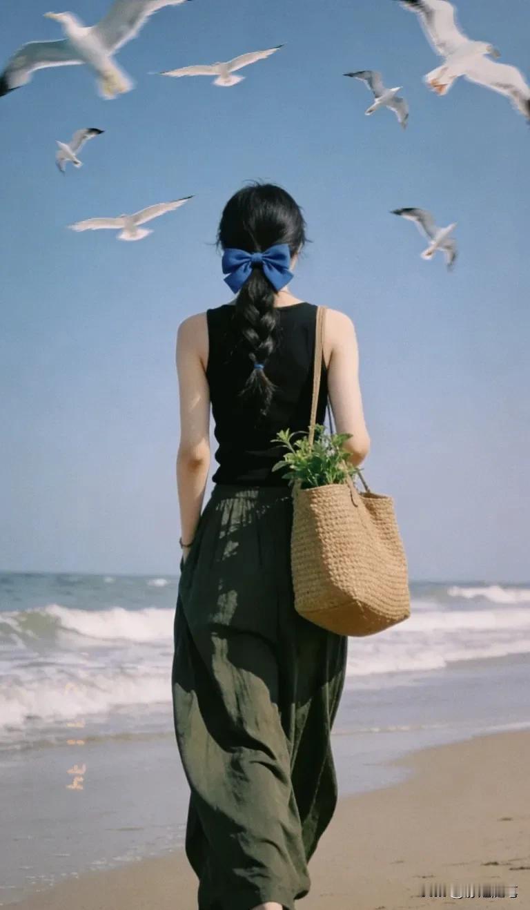 人这一生，一定要先学会爱自己，而非依赖别人的爱。


别人给你的爱，有温度，有暖