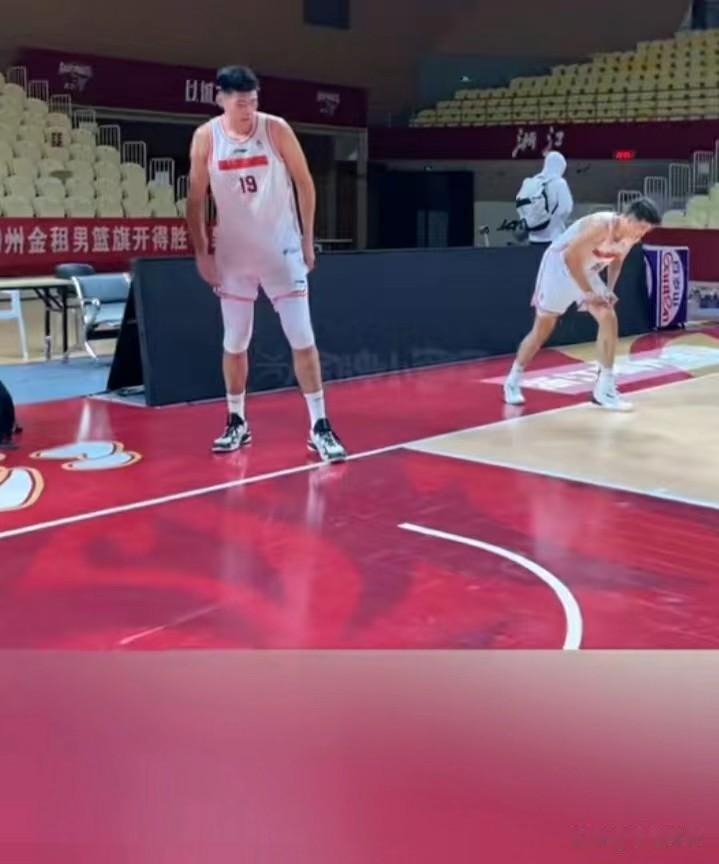 #妙笔生花创作挑战#CBA历史罕见！取胜了还遭罚！徐昕、张昊、李英博赛后被杜锋罚