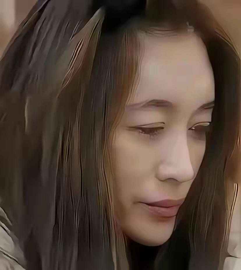 李小冉
除了白，一脸的哭相，尤其是嘴，从来没有觉得她好看过。