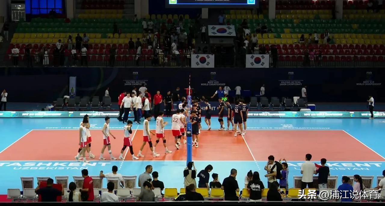 爆冷！中国U19男排0-3被韩国队淘汰，只能争夺9-16名比赛的争夺。中国队三局