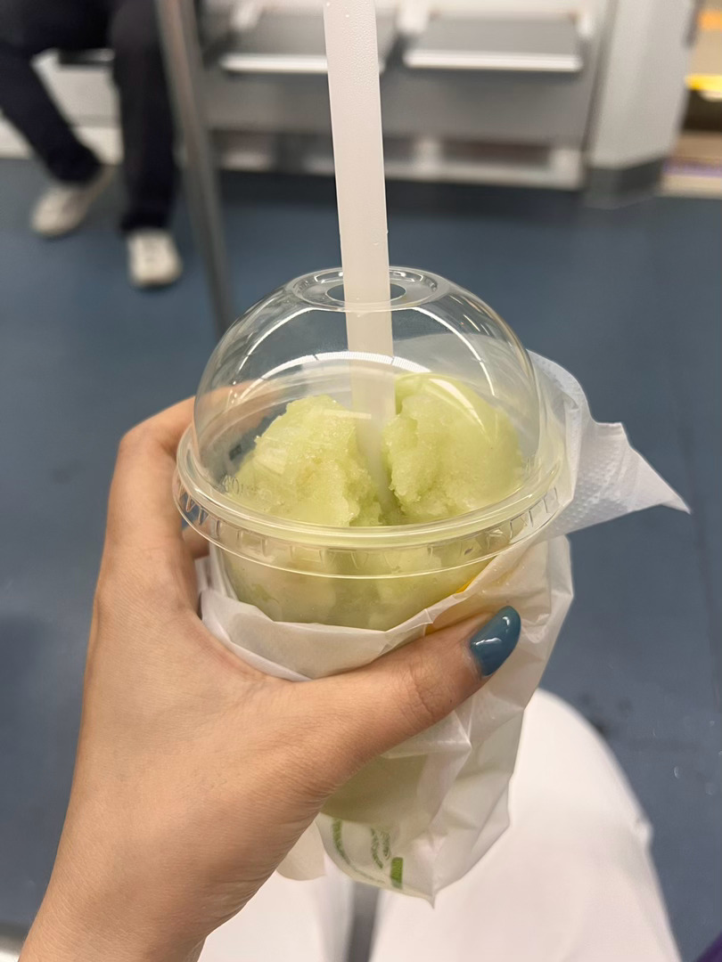 我知道这样很不好 但我只有在我吃不完的东西的时候会闪出有个男朋友的念头就好了不喝