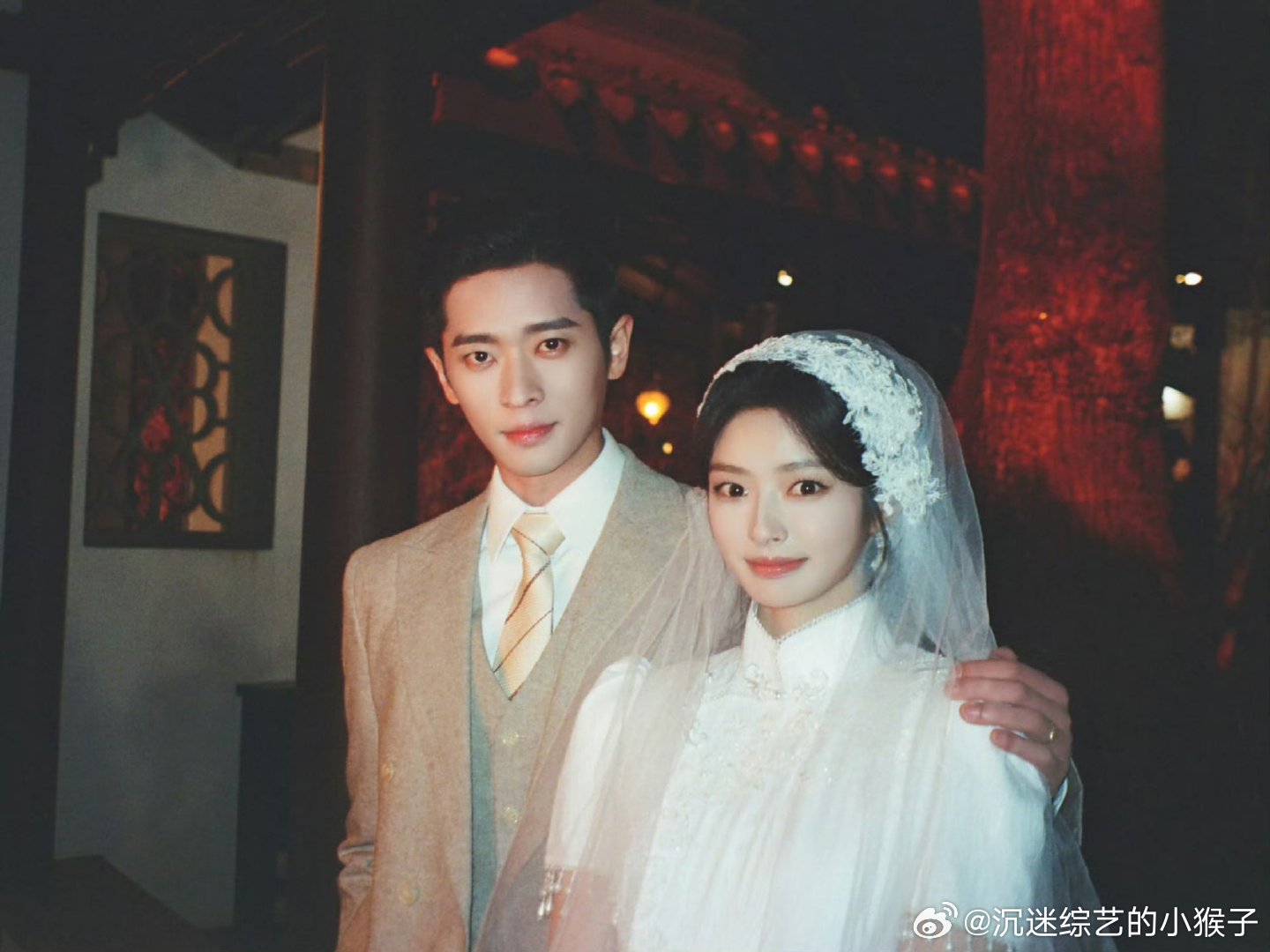 玉簟秋又让人尖叫玉簟秋被删掉的化妆吻谁还没看玉簟秋化妆吻片段，近距离相对，缱绻又