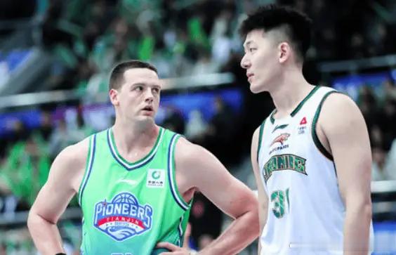 张陈治锋今天太棒了 完美接班大韩…出战23分钟 8中5得到11分9板2助攻1盖帽