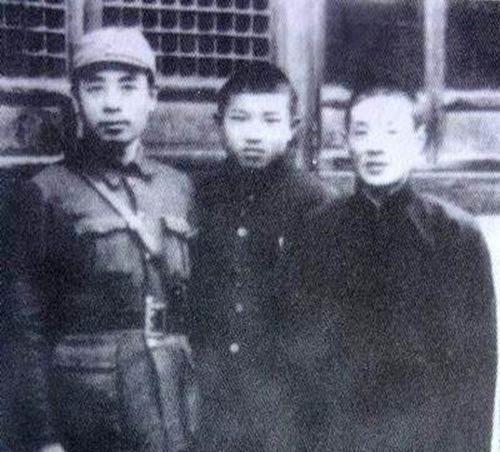 1978年，一个自称周总理唯一的“儿子”男人突然出现，表示隐瞒真实身份40多年，