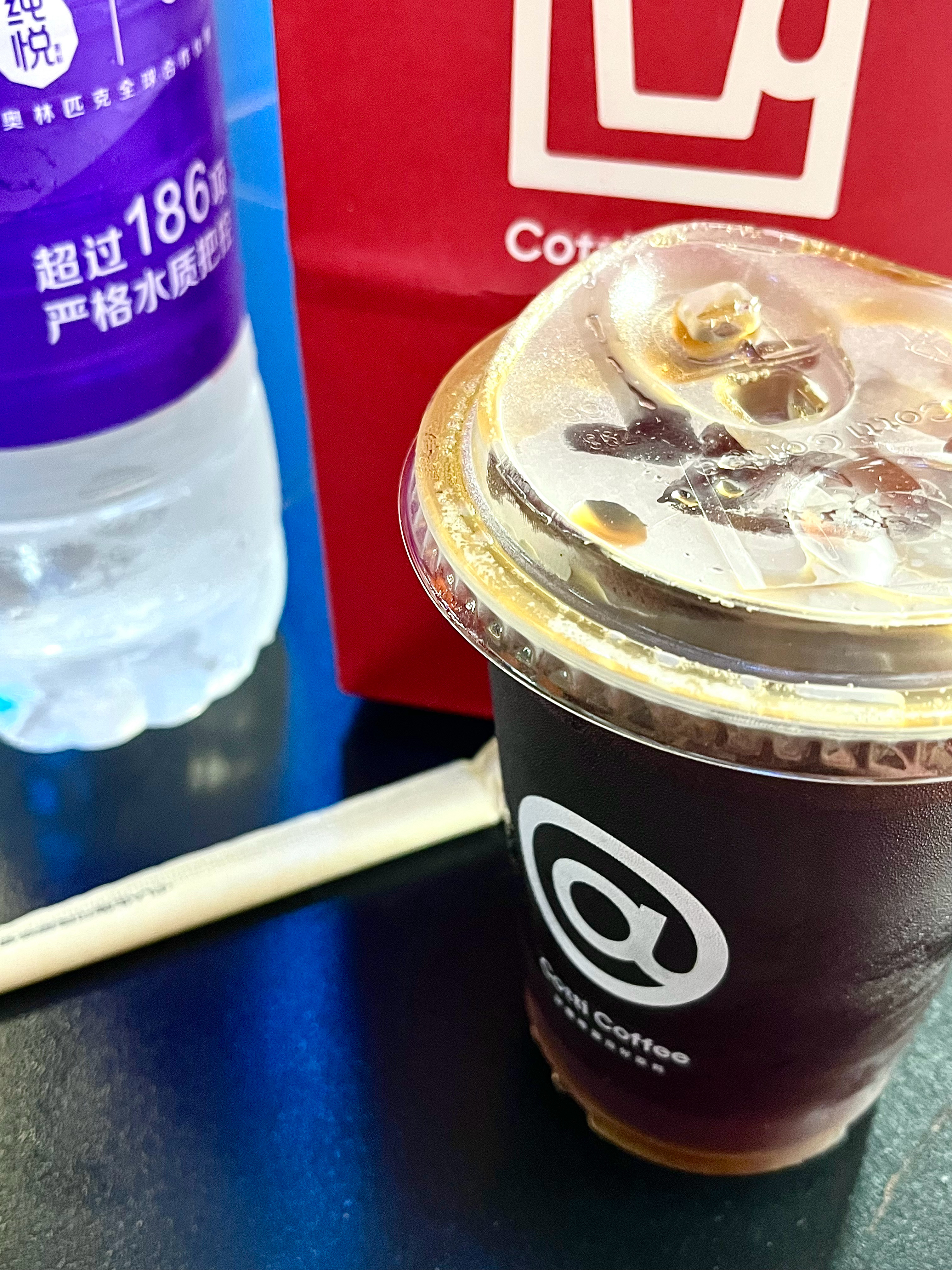 看完保姆近期发的图好羡慕王一博的身材，然后我就想早点起床来健身房自律一下，七点的