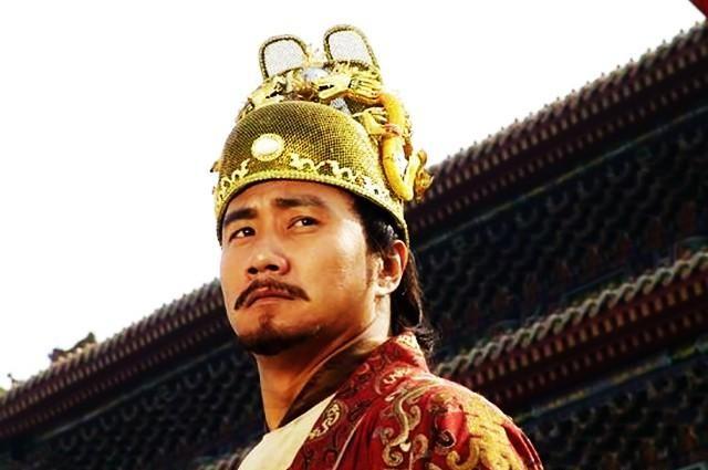 小明王授予朱元璋行中书省丞相与平章，这两个官职之间具体有哪些不同之处？
1360