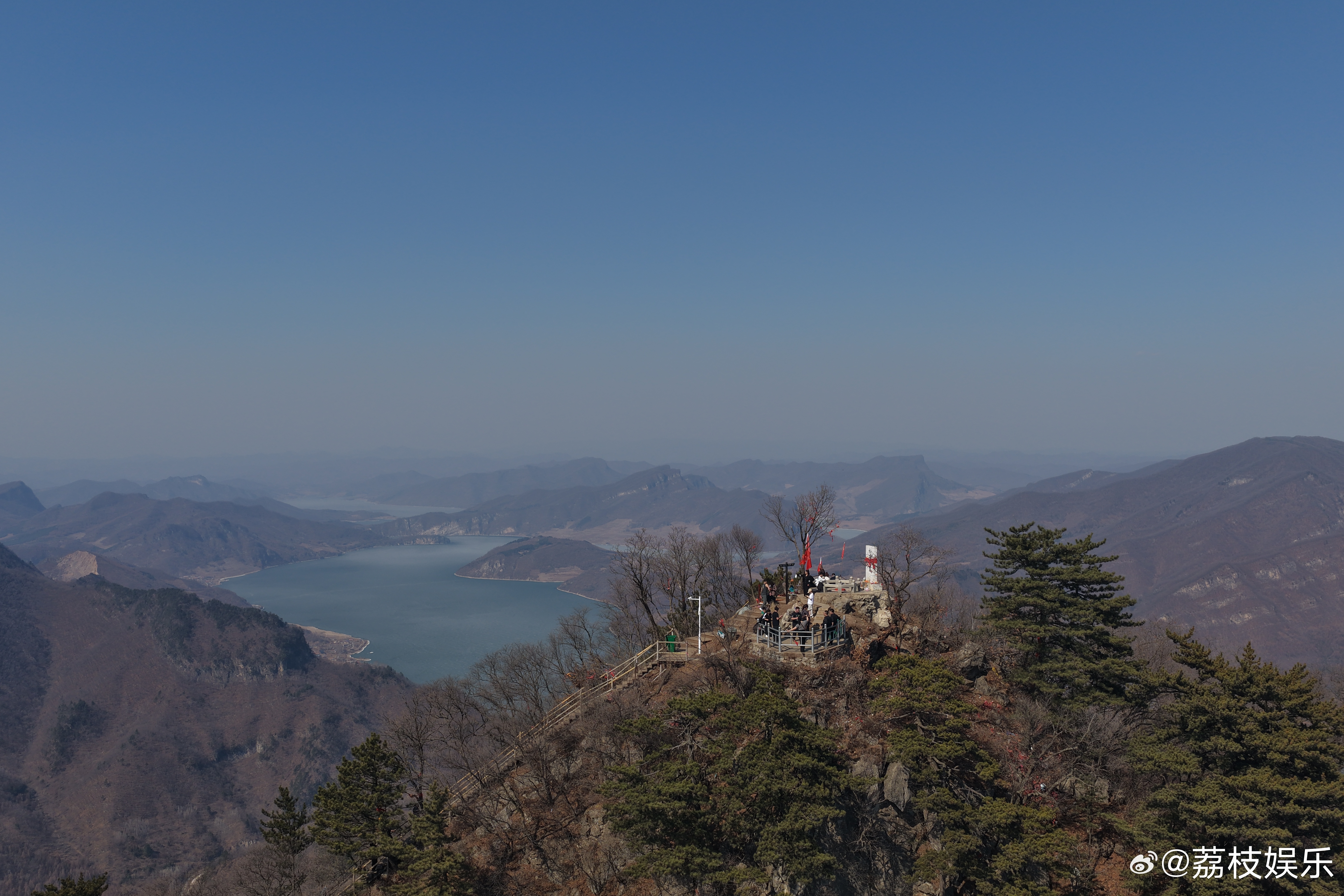假期最后一天的仪式感，交给辽宁铁刹山就对了。清明小长假遇上黑妈妈与观音大士论道日