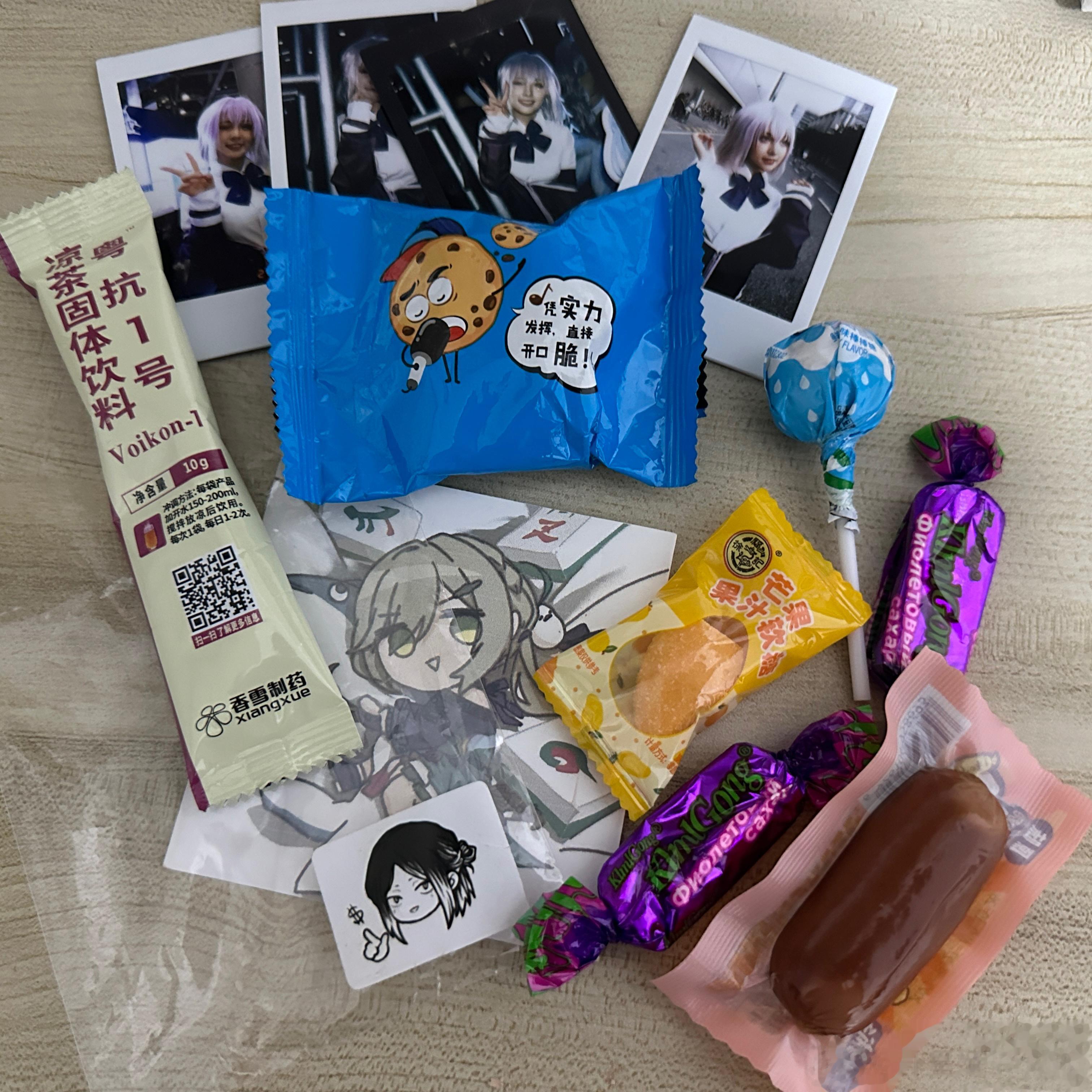 [三周年_纳西妲]谢谢cicf场外大家送的小零食和拍立得！！！小抱歉[泪]出场只