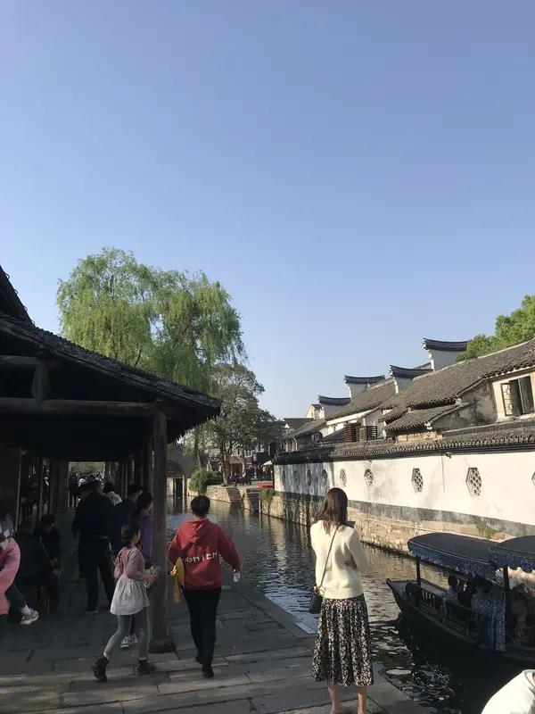 全网都在羡慕河南矿山集团员工父母！3月24日，老板崔培军自掏腰包近千万，包78辆