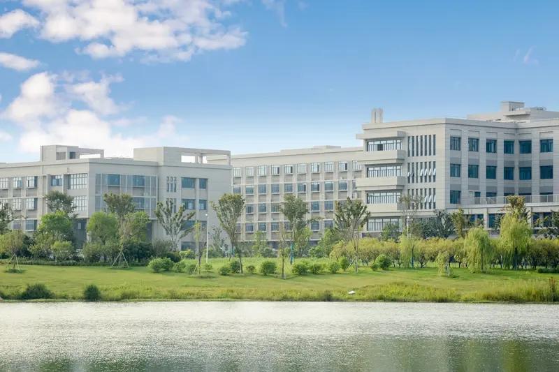 “首席科学家”郭伟的魔幻履历：真实贡献还是学术欺诈？
郭伟曾被誉为“首席科学家”