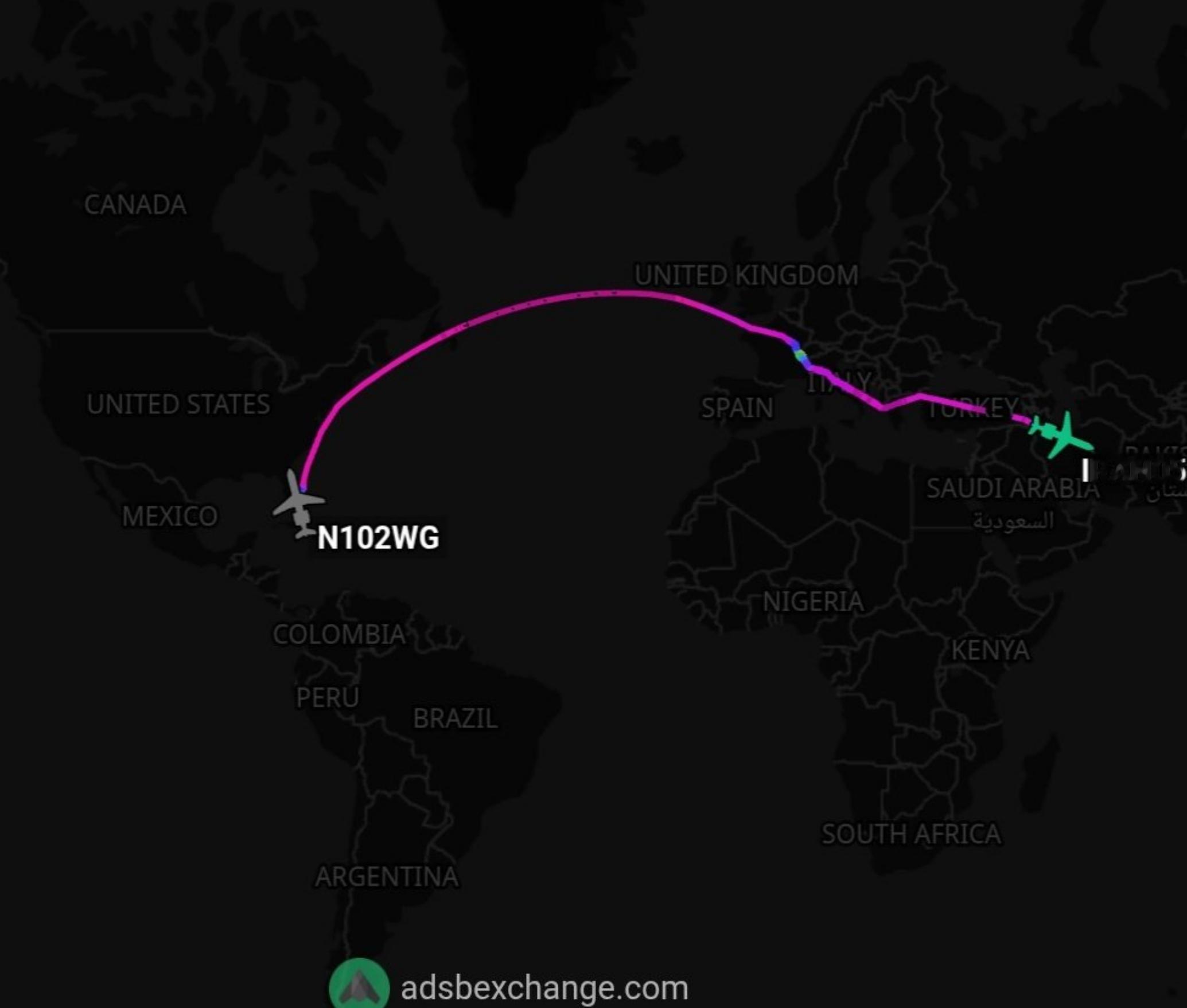 🔻参加美伊日内瓦会谈的美国特使维特科夫与库什纳抵达迈阿密。(N102WG)🔻