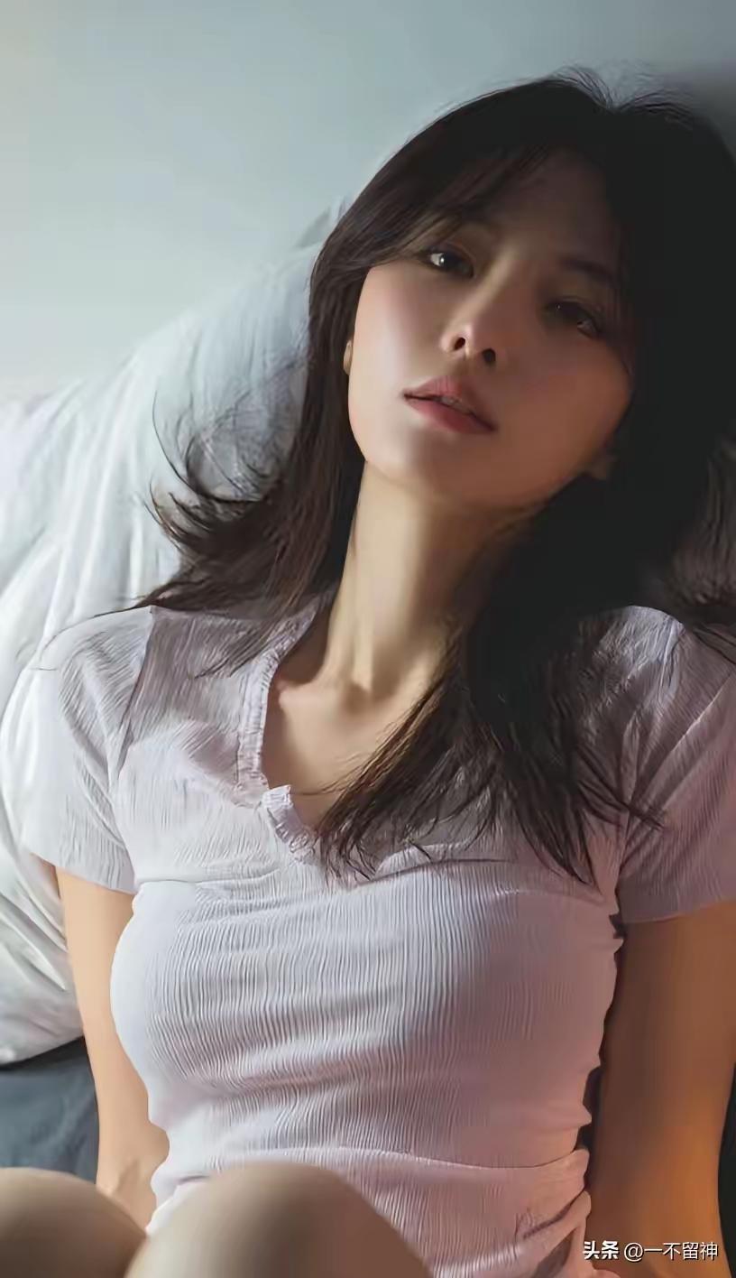 慵懒午后，浅笑安然，静享时光。🌺💝💖🍎