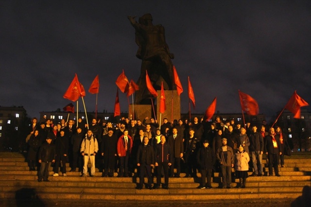 🔴不应默默无闻地生活：列宁格勒的共青团员纪念列宁共青团成立107周年！ 10月