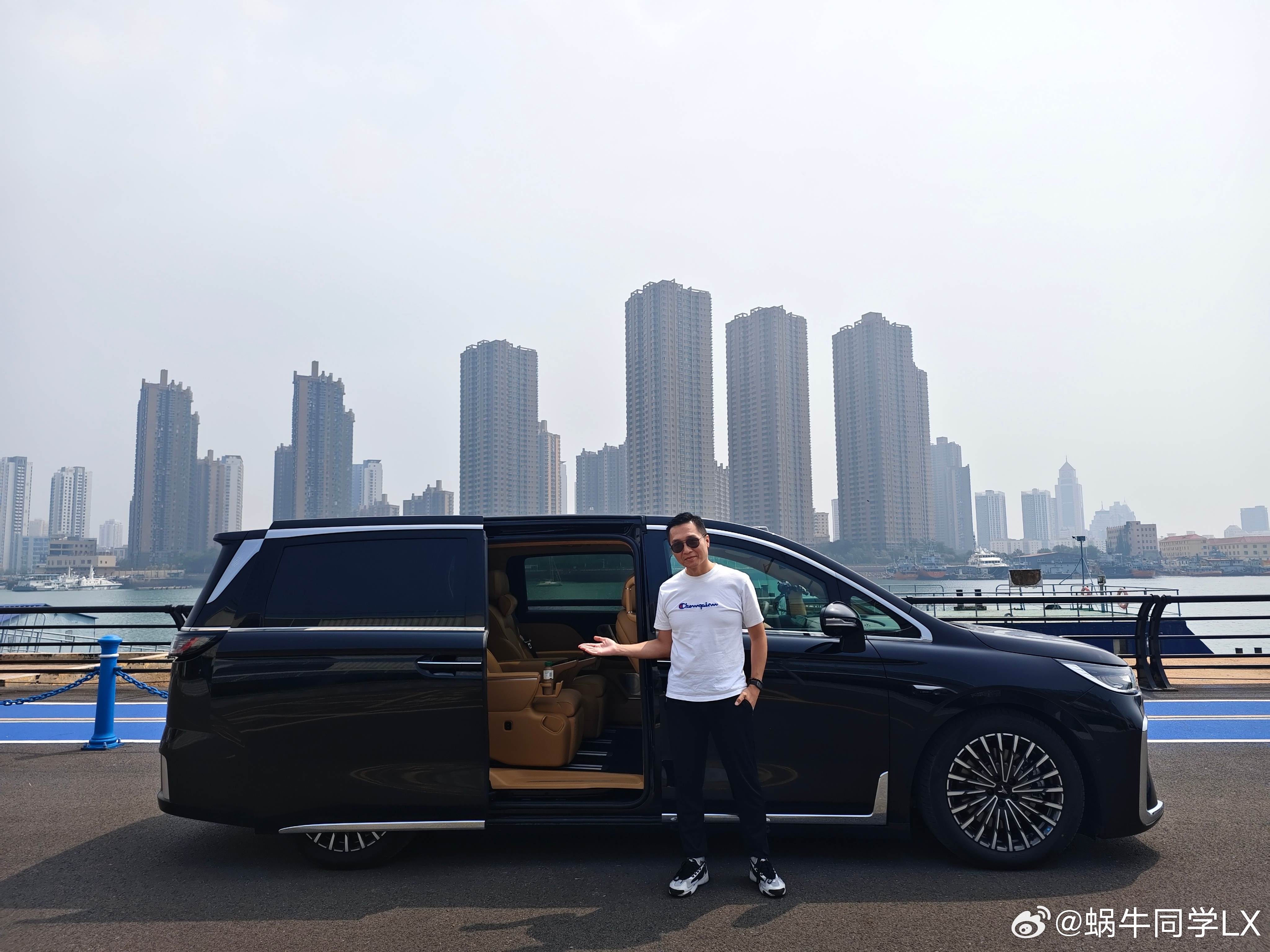早安，再坚持一周就到国庆假期了。国庆怎么安排？我还没想好。准备发车去搬砖，各位老