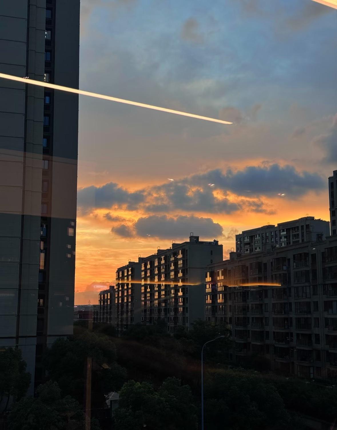 一周的压力都在健身房清空最近天气渐冷，健身都有点懈怠了，终于等到周五，下班踩着点