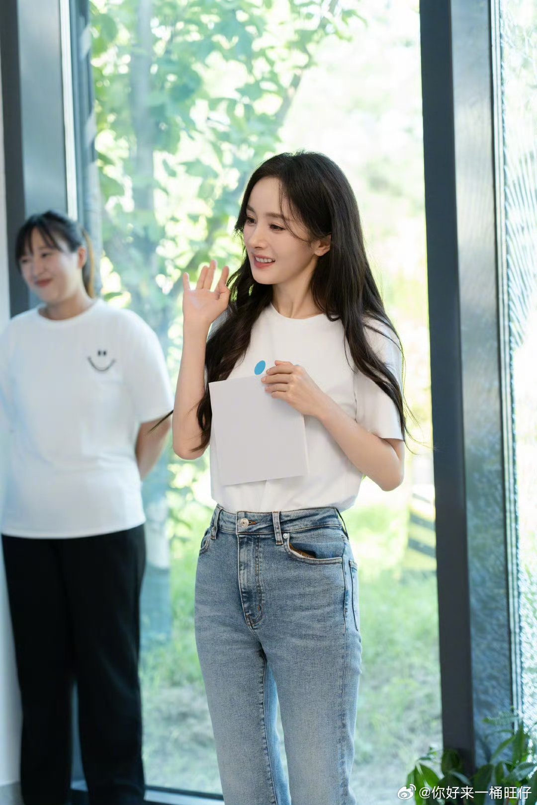 杨幂新岁最温暖的光杨幂和星星的孩子一起过生日杨幂和星星的孩子一起过生日，很温暖很