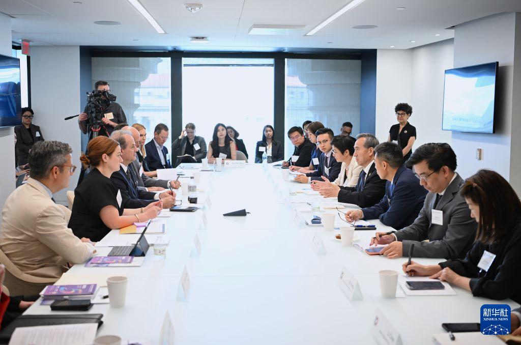 中国贸促会组织企业家代表团访问美国

新华网 2026-08-02 11:57: