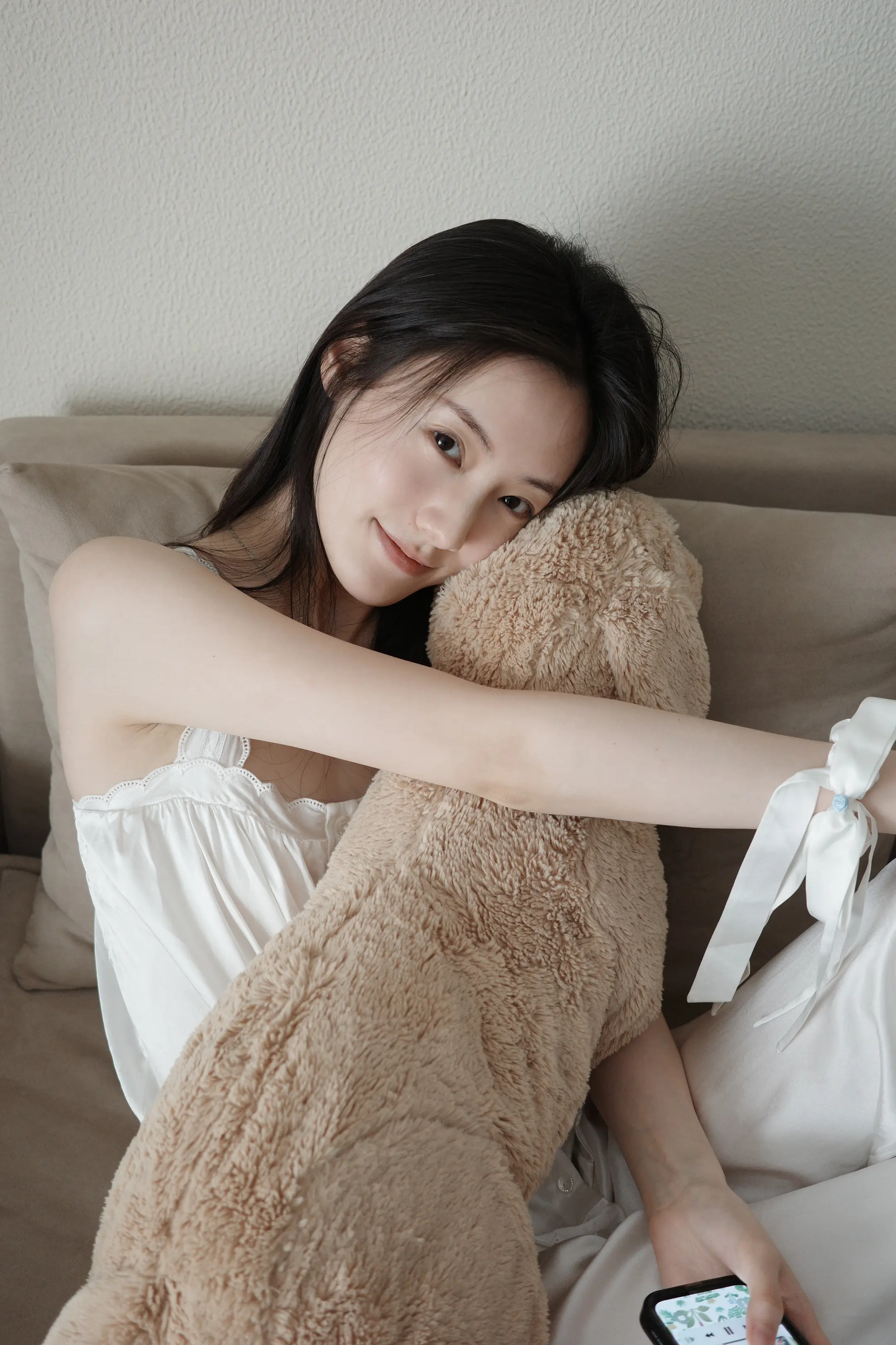 ✉️。如果我们注定要活在两个世界，别在信的末尾加上我爱你。