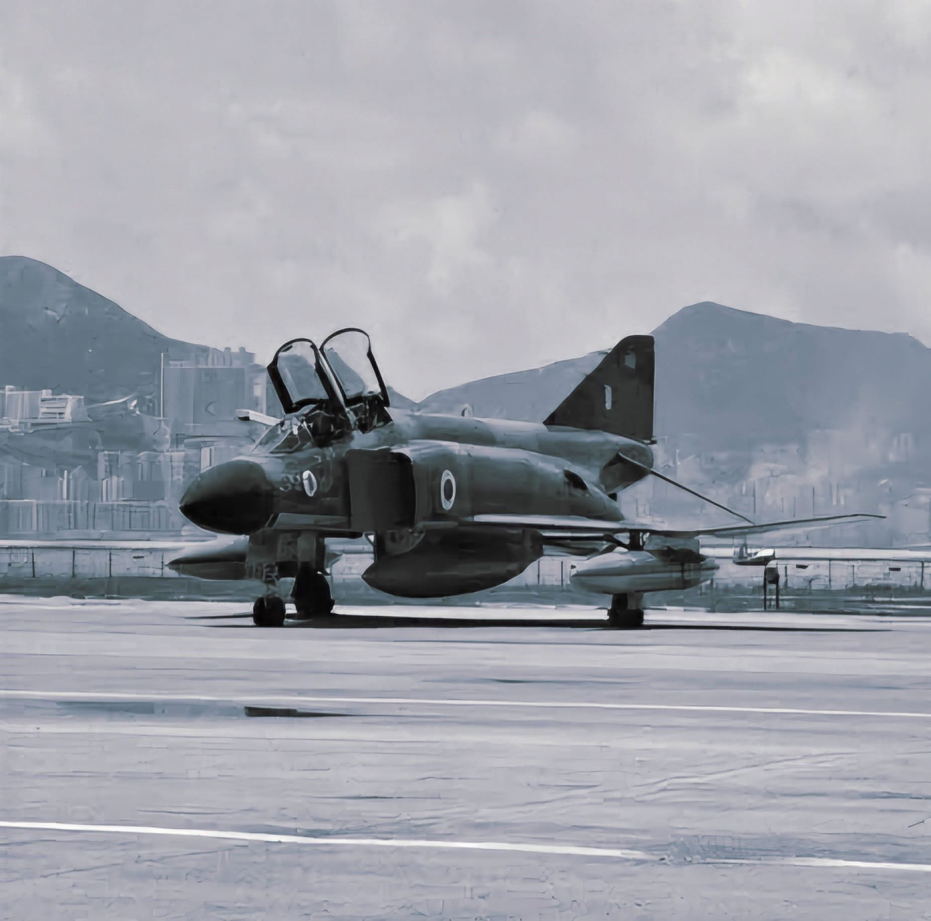 飞扬军事 1973秒，部署在香港启德机场的英国皇家空军F-4战斗机烽火问鼎计划