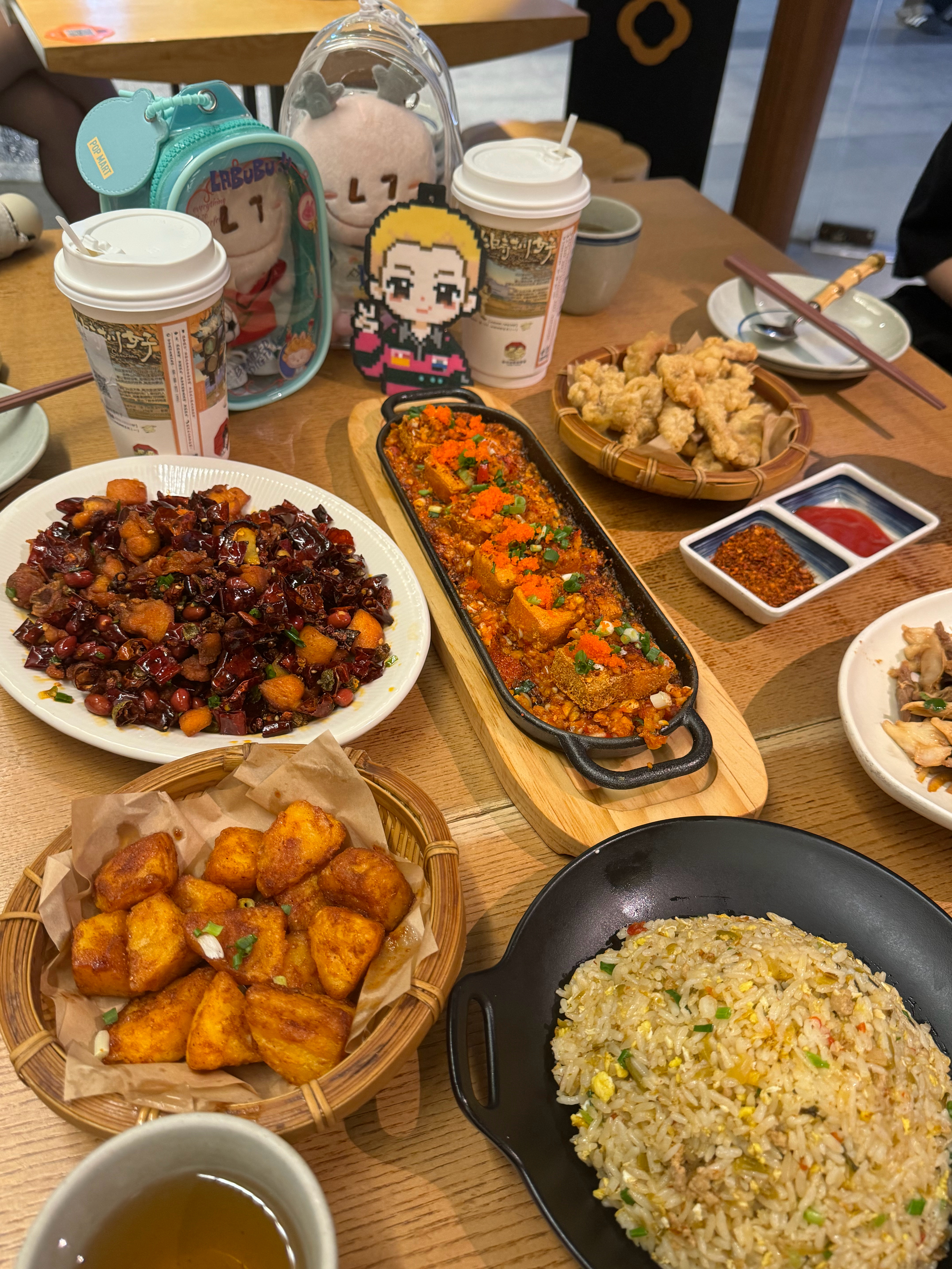 🎂生日愿望是喜乐平安  以后都抢票顺利 早日发财 噢还有我的搭子们 也把愿望分