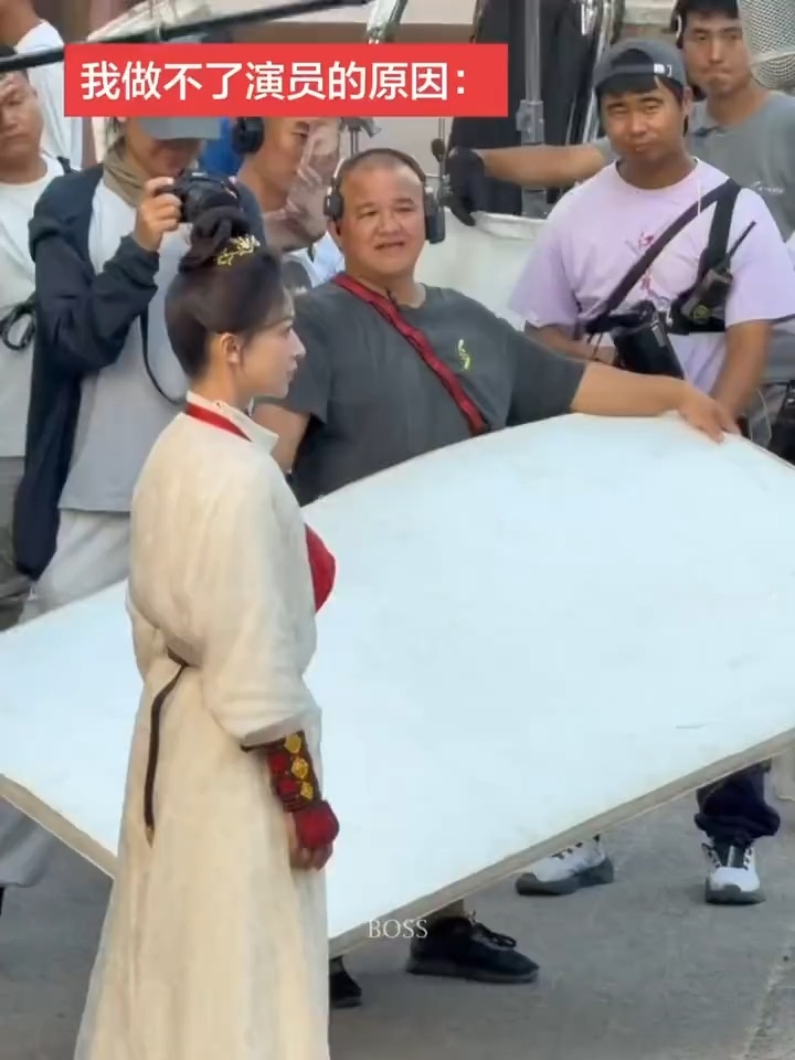 我做不了演员的原因找到了御廷谣面对对手戏份考验，吴谨言代入孟廷辉又慌又倔，演技丝