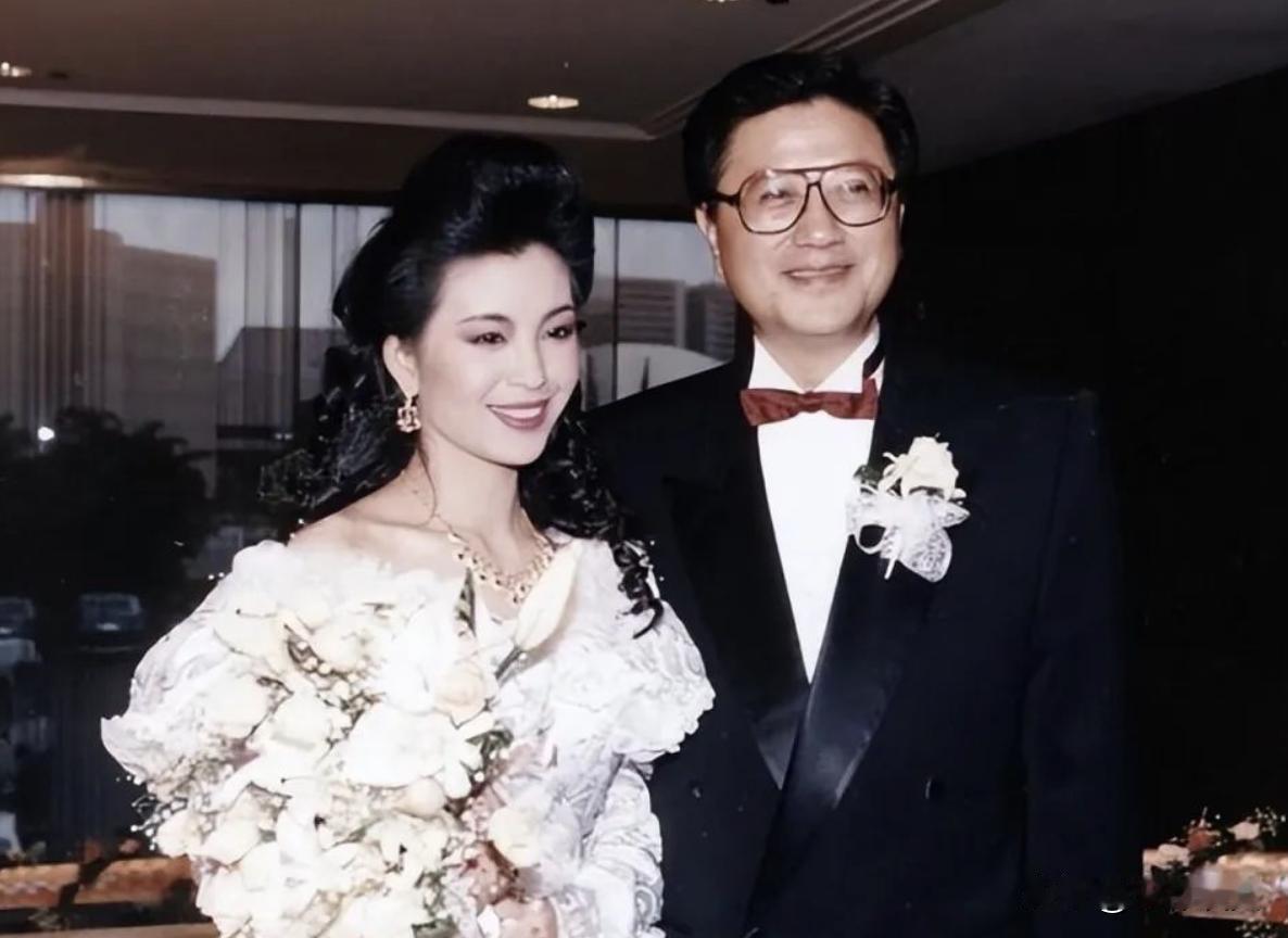 伍咏薇：21岁嫁52岁富豪，新婚13天不幸守寡，如今活出潇洒
 
1969年，伍