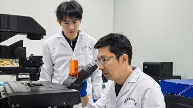 困扰无数家庭的帕金森病，终于迎来了早期诊断的曙光！

中国科学家团队放出大招，由