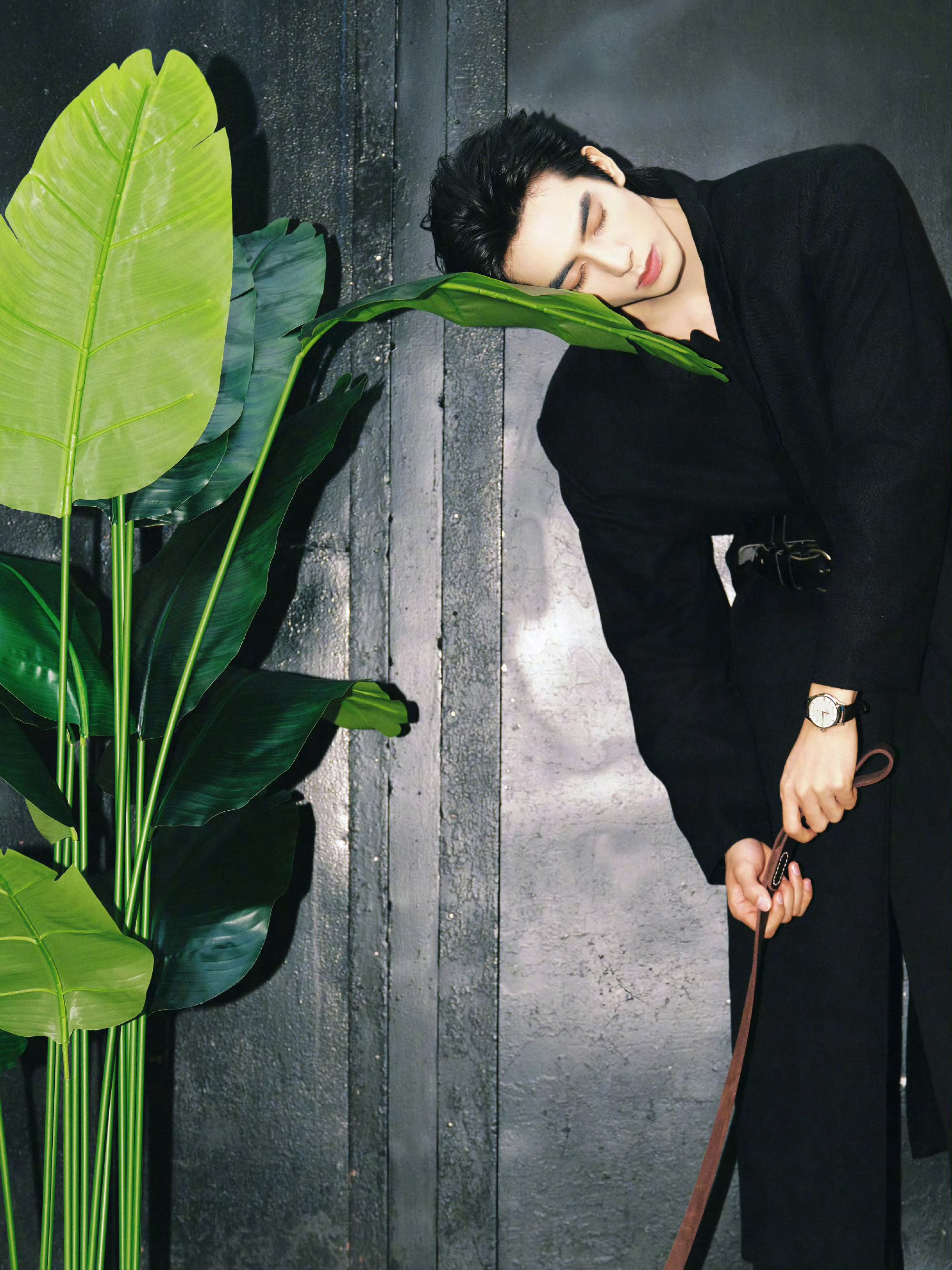 宋威龙VOGUE活动宋威龙今日份线下活动图，顶级骨相男来了🤲 