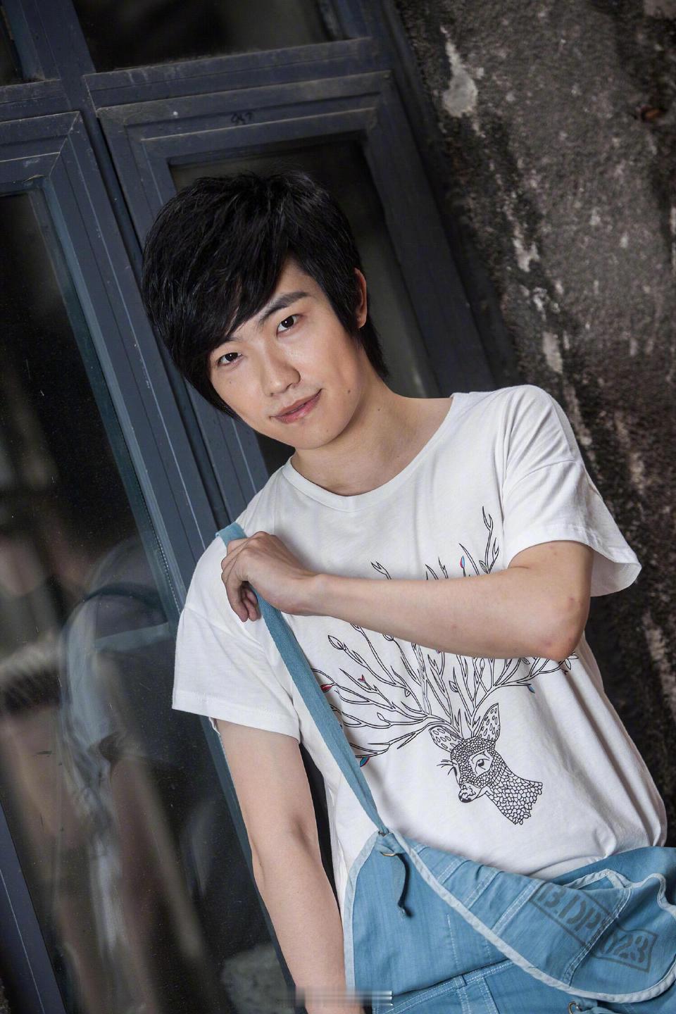 徐良16年前就长这样 徐良这状态绝了！16年过去依旧清秀，和小时候印象里的样子分