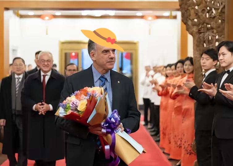 2月3日，乌拉圭总统奥尔西在访华的第3天，在社交媒体上发表了一篇小作文，他说：“