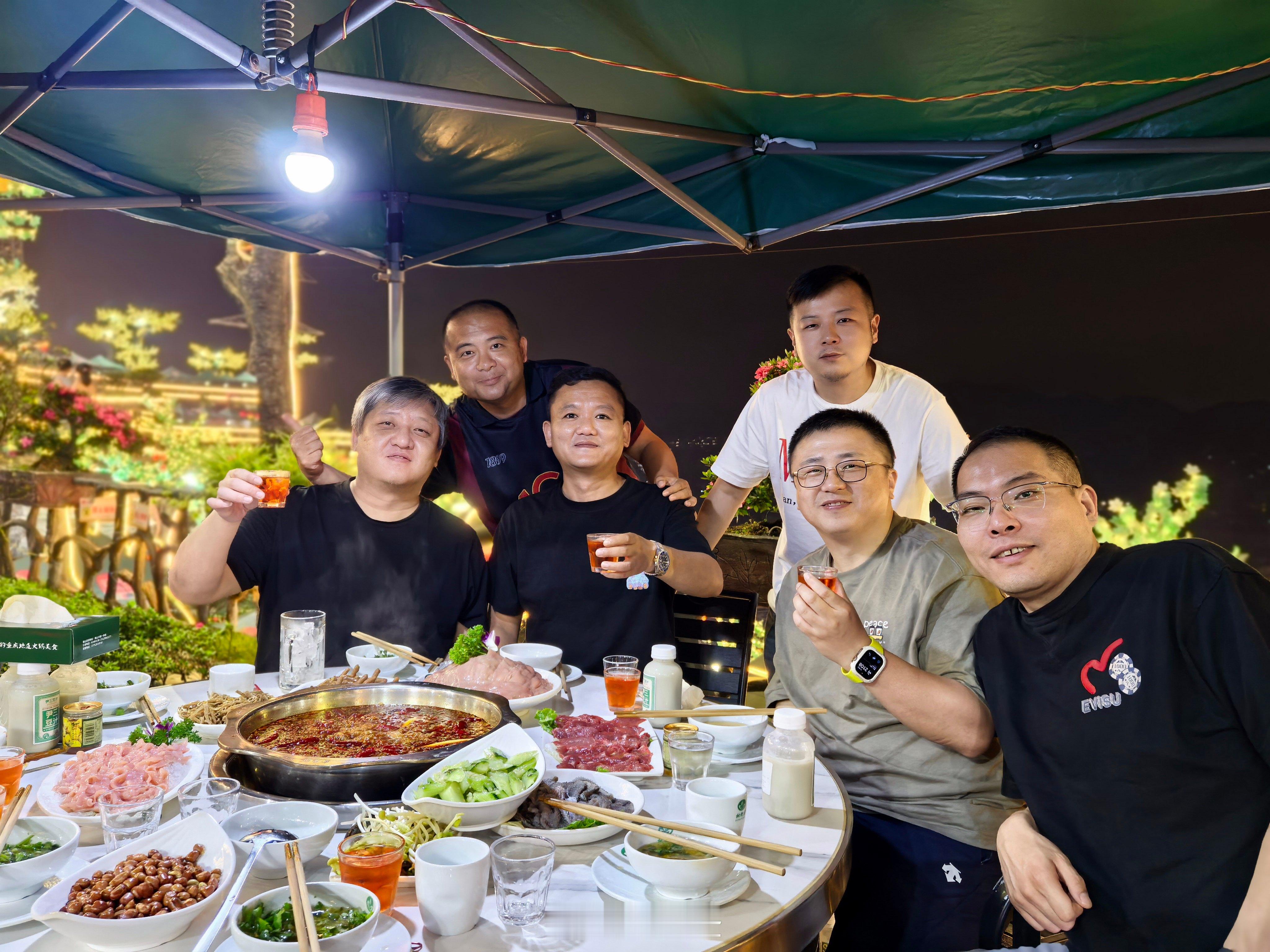 我的德比观赛团线下再聚会，还带着国米球迷团员，真好也许这就是足球“爱与恨”最好的