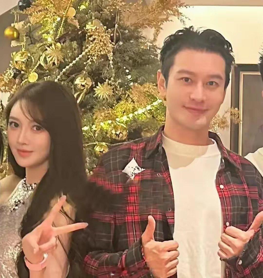 叶珂黄晓明多次约会虽说黄晓明和叶珂的情变闹得沸沸扬扬，但黄晓明那条官宣博文却没删