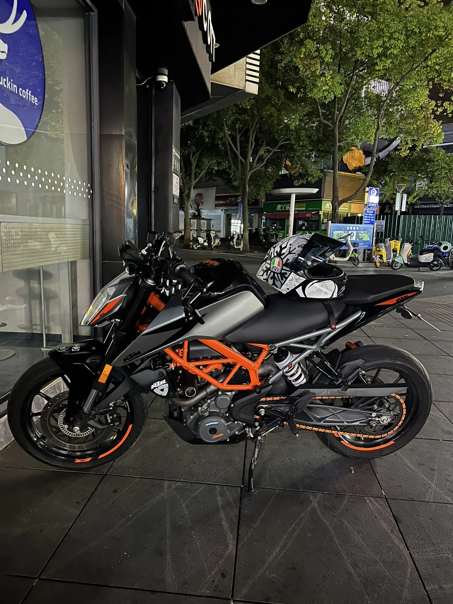 其实也就那样，街车风阻比较大，还是以前骑得那台元图Gp250比较猛换了...