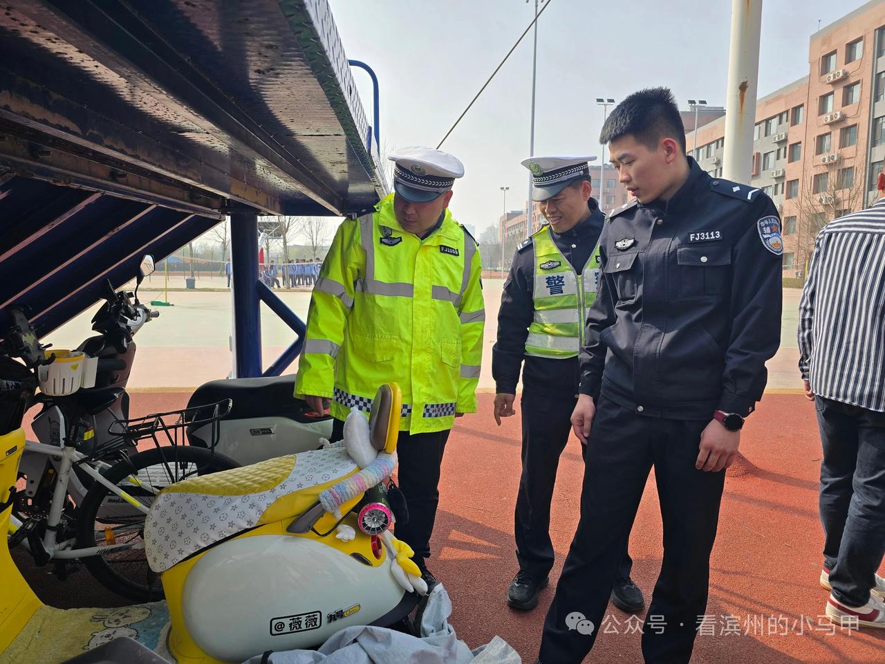 滨州交警重拳整治飙车炸街 一职业高中因在校生涉事被约谈
 
山东滨州交警联合多部