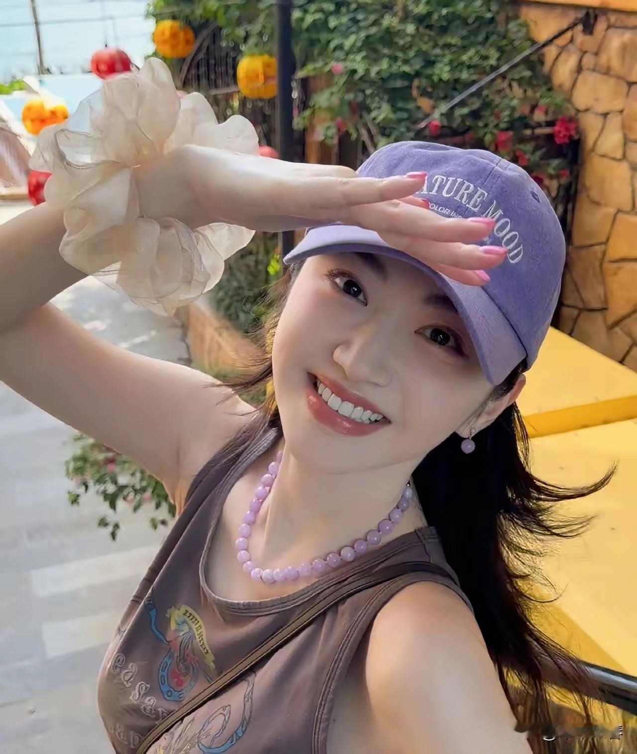 景甜自曝“眼光不行、智慧不够”

8月28日一大早，景甜亲自发声，别的明星塌房，