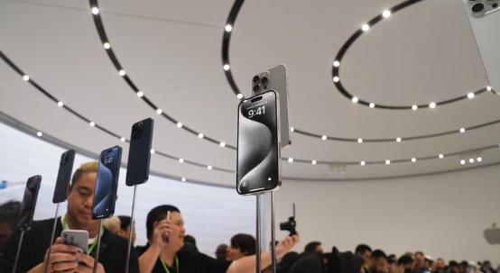 这次亮点有点“钛库了”！盘点iPhone 15系列亮点，你最喜欢哪个？

亮点一