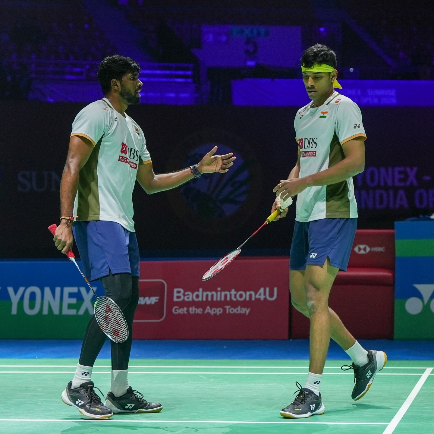 兰基雷迪/谢提🇮🇳 21-15、11-21、21-18 李哲辉/杨博轩下轮：