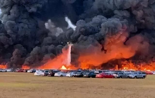 就在美国还在忙着推进海外战事的时候， 旧金山 突然炸了锅，一场突如其来的大火，借