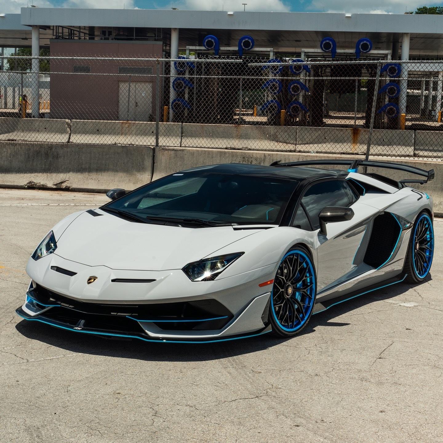兰博基尼Aventador SVJ Roadster敞篷跑车配以锻造轮毂和新排气